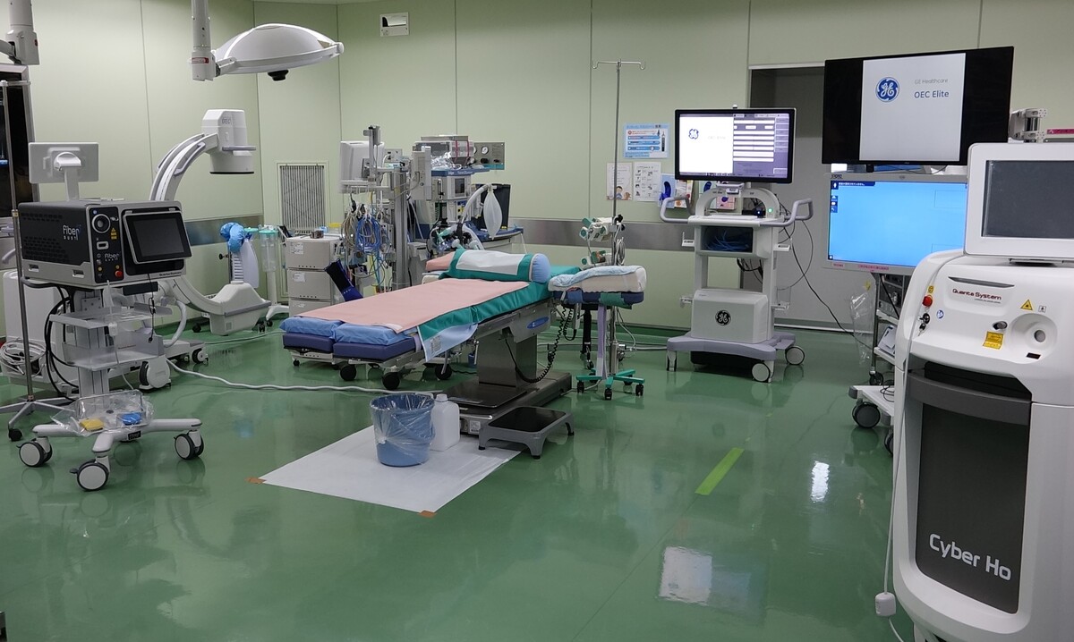 Lithotripsy operating room