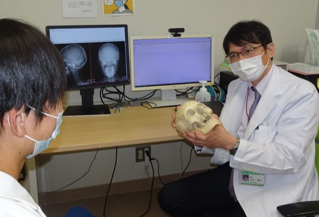 Plastic Surgery Outpatient Consultation – Professor Nobuyuki Mitsukawa